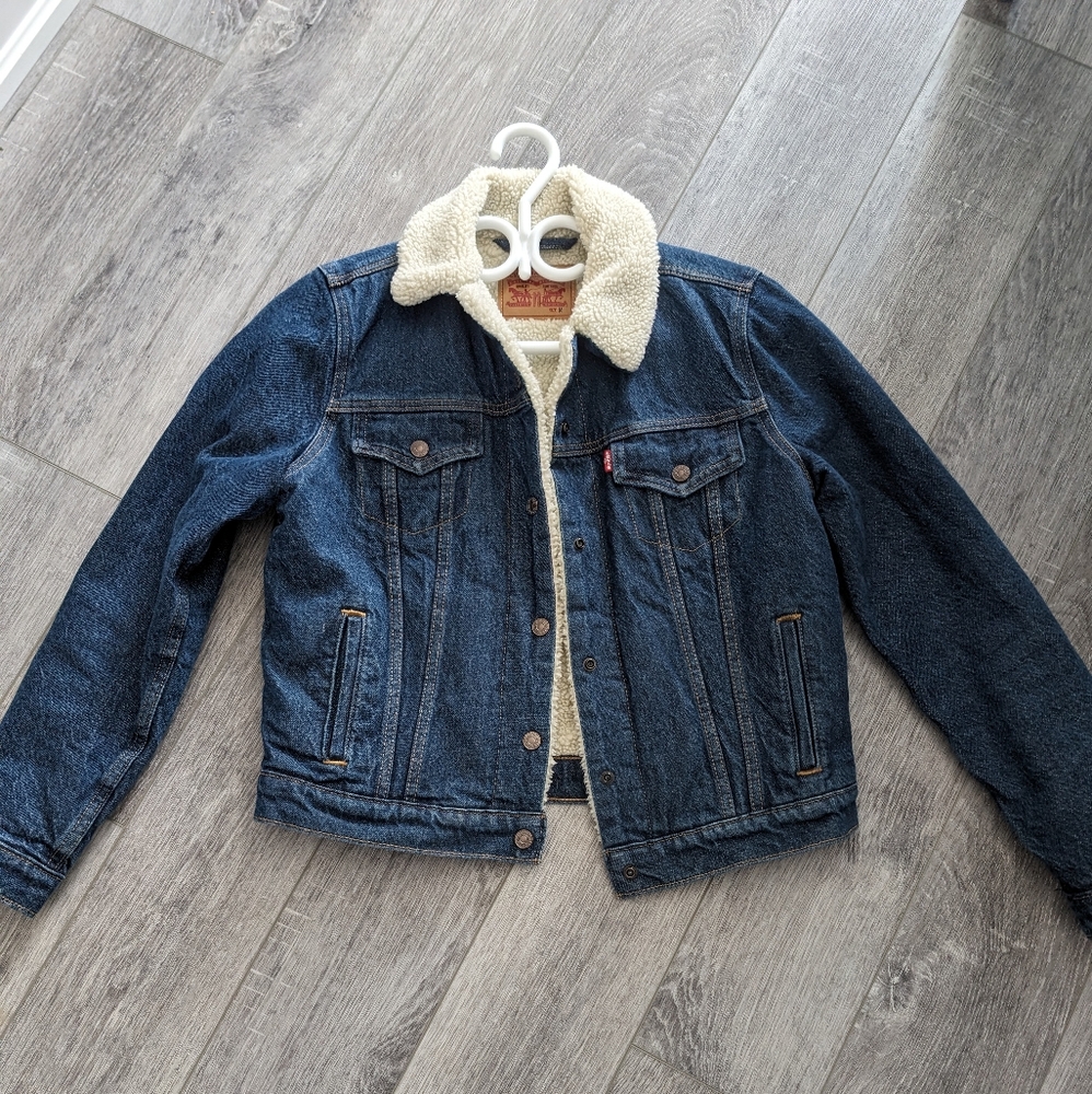 Woman's Levi's Jacket